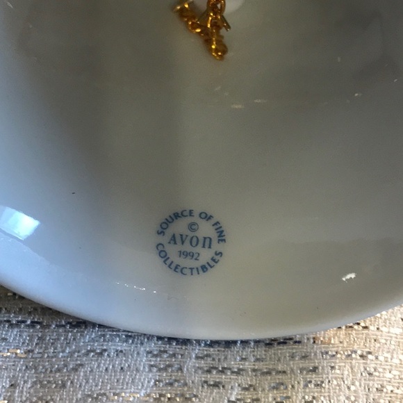 Christmas 1992, collectable bell from Avon! - Picture 4 of 4